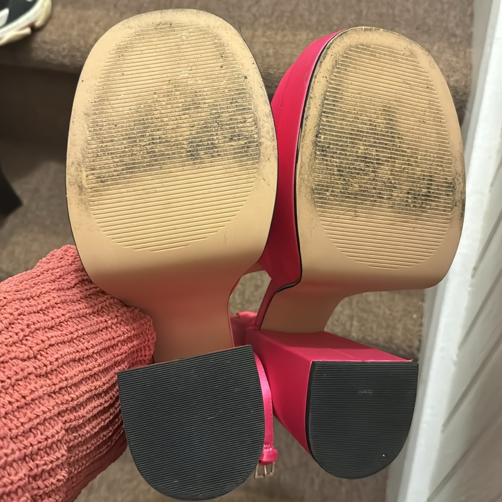 Pink platform heels - Picture 4 of 4